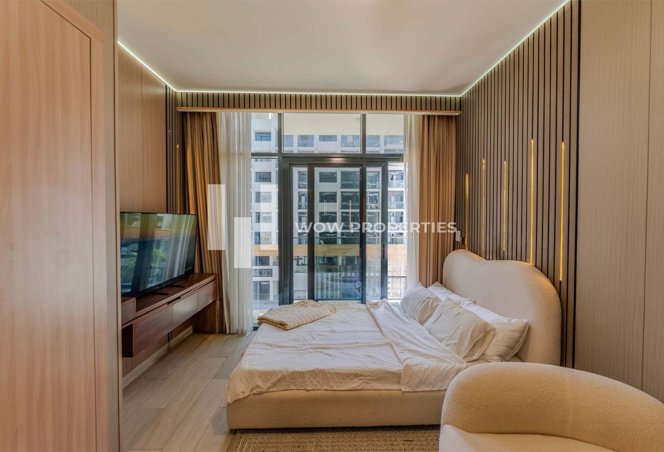 Community Pool View | Fully Furnished | Vacant NOW photo 3