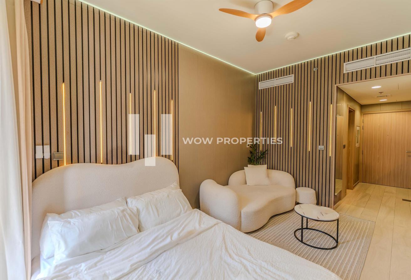 Community Pool View | Fully Furnished | Vacant NOW photo 6