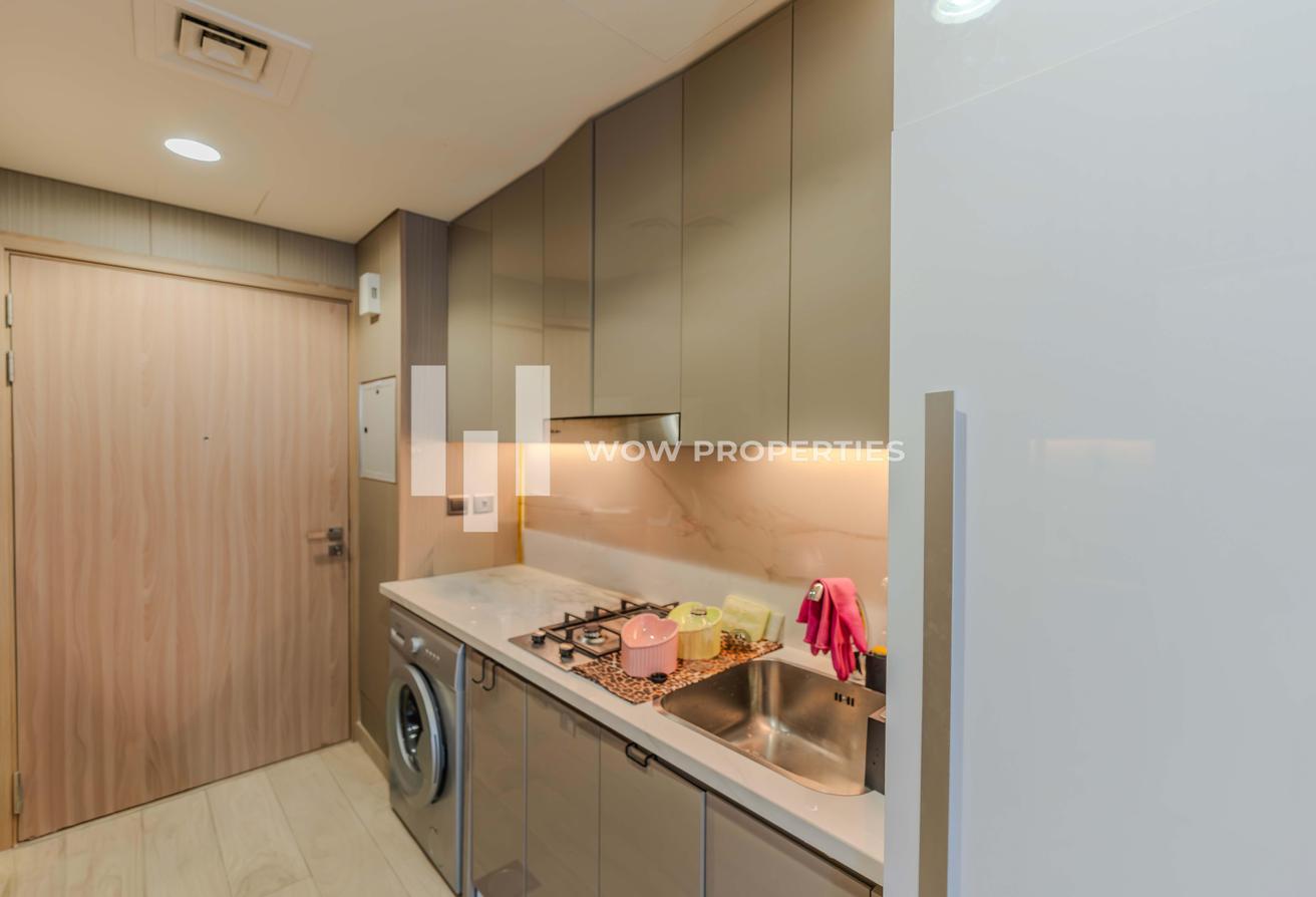 Community Pool View | Fully Furnished | Vacant NOW photo 11
