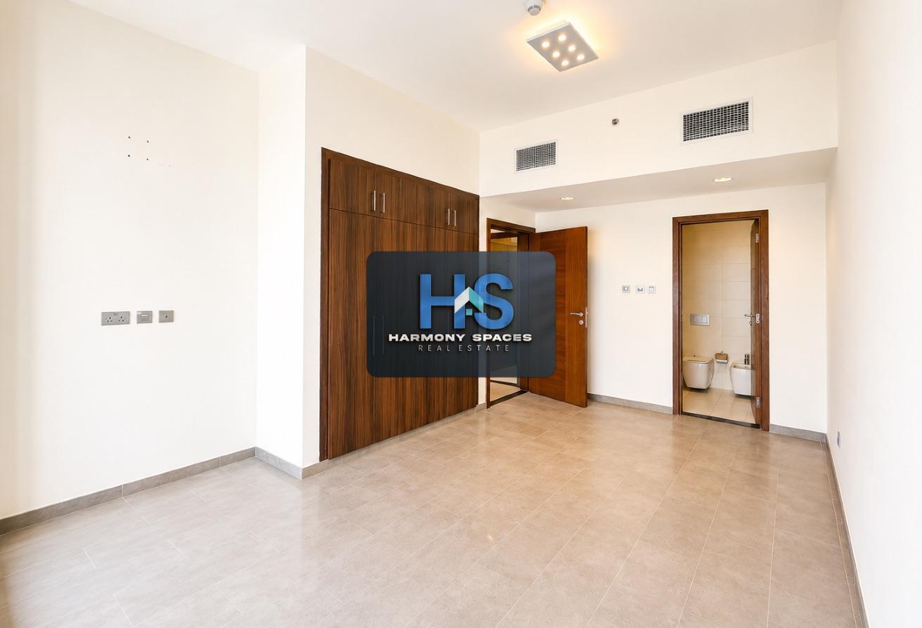 2BR Apartment | Wide Water & City Views | Vacant photo 9