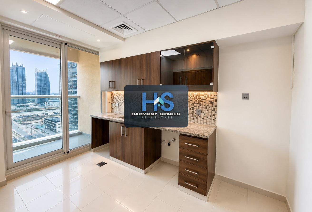 2BR Apartment | Wide Water & City Views | Vacant photo 11