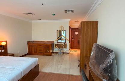 Apartment - Studio - 1 Bathroom for rent in Abu Shagara building - Abu shagara - Sharjah