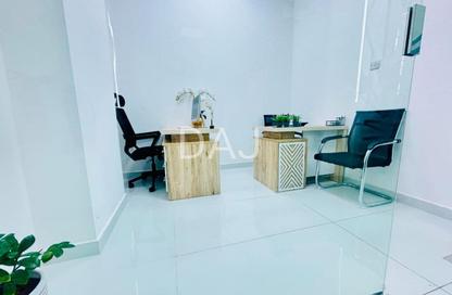 Office Space - Studio - 1 Bathroom for rent in Red Avenue - Al Garhoud - Dubai