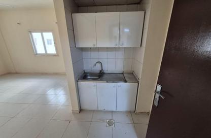 Apartment - Studio - 1 Bathroom for rent in Fire Station Road - Muwaileh - Sharjah