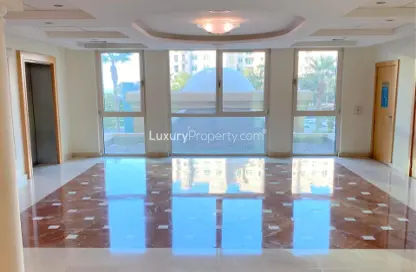Apartment - 3 Bedrooms - 3 Bathrooms for rent in Al Hamri - Shoreline Apartments - Palm Jumeirah - Dubai