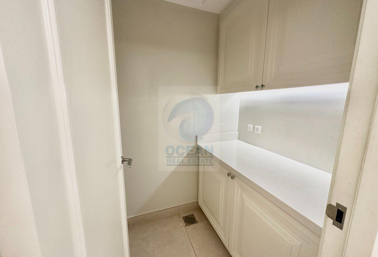 Full Burj Khalifa View | Luxury 2BR | Downtown photo 8