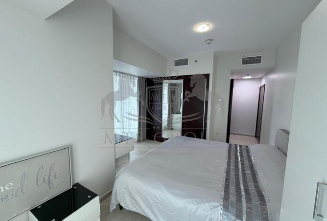 Next to Tram | Prime Location | Spacious Layout photo 2