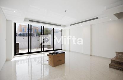 Villa - 4 - 5 for rent in Jumeirah Park - Dubai