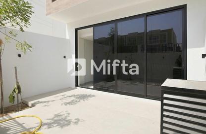 Villa - 4 - 5 for rent in Jumeirah Park - Dubai