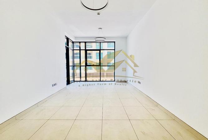 1 BR Apartment with Balcony and Covered Parking