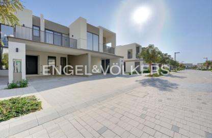 Townhouse - 3 Bedrooms - 4 Bathrooms for rent in Aura Gardens - Tilal Al Ghaf - Dubai