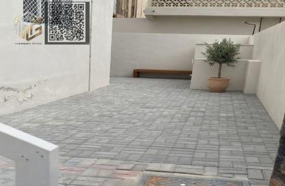 Villa - 4 - 2 for sale in Maysaloon - Al Sharq - Sharjah