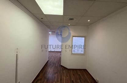 Office Space - Studio - 2 for rent in Al Garhoud business center - Al Garhoud - Dubai