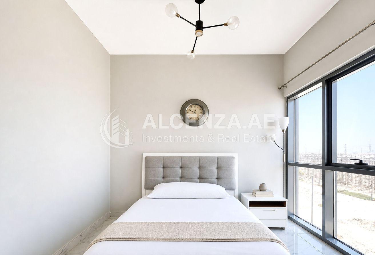 FURNISHED | VACANT | COMMUNITY VIEW photo 4