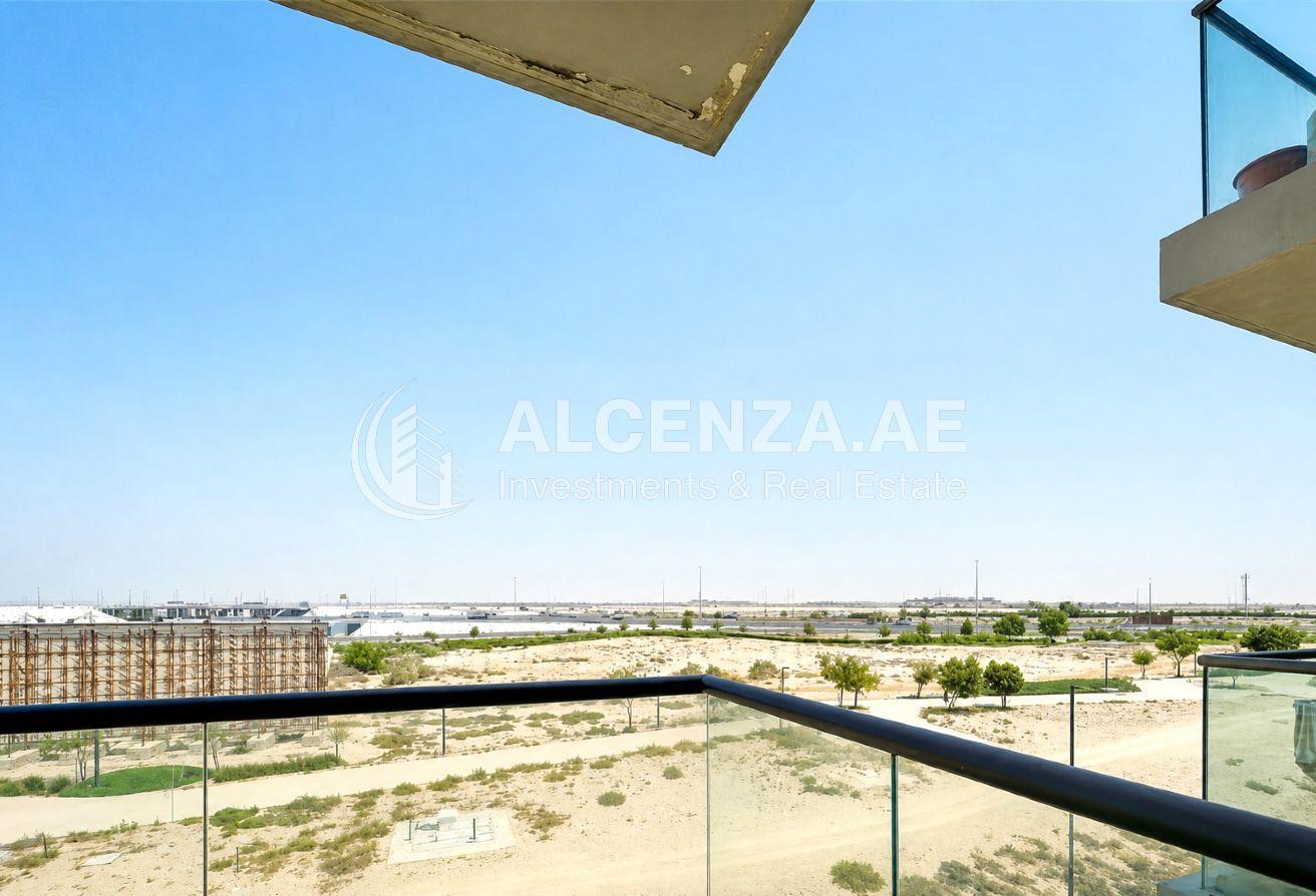 FURNISHED | VACANT | COMMUNITY VIEW photo 9