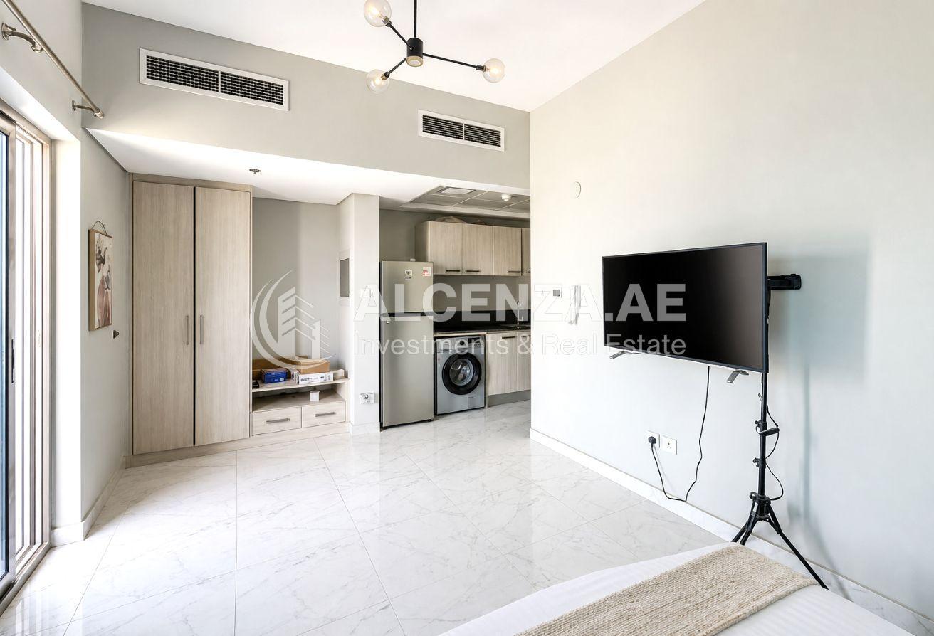 FURNISHED | VACANT | COMMUNITY VIEW photo 8