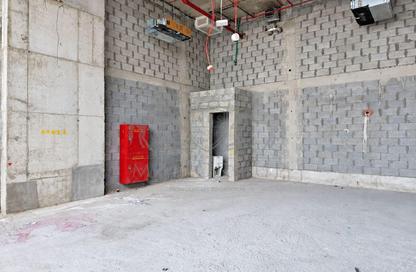Warehouse - Studio for rent in Petalz By Danube 1 - Petalz by Danube - International City - Dubai