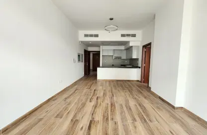 Apartment - 1 Bedroom - 2 Bathrooms for rent in Prestige Building - International City Phase 2 - Al Warsan 4 - Al Warsan - Dubai