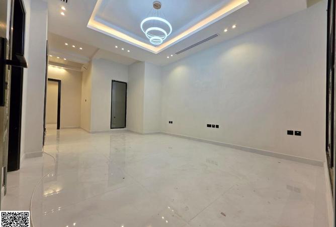 96110519 - Property Image 3