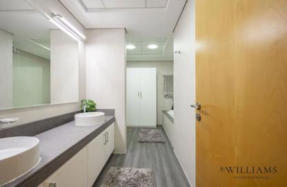 Apartment - 2 Bedrooms - 4 Bathrooms for rent in Al Anbara - Shoreline Apartments - Palm Jumeirah - Dubai
