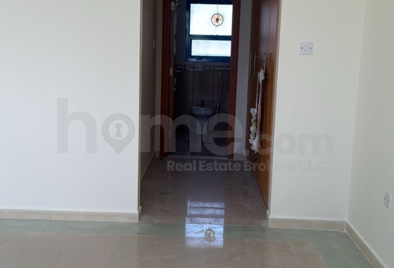 Well Maintained Huge Villa with Swimming Pool photo 15