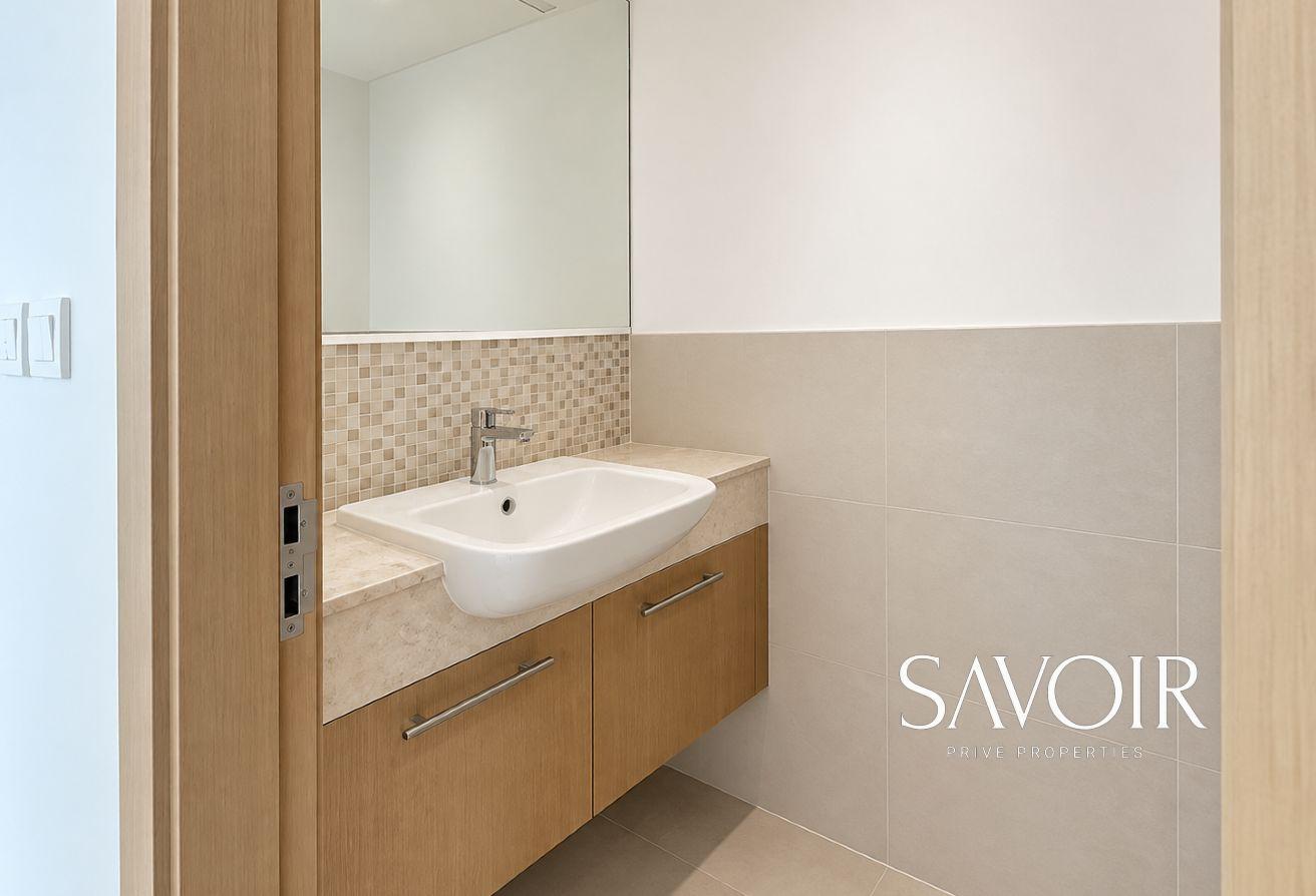 Bellevue Tower 1 | Burj Khalifa view | Unfurnished photo 10