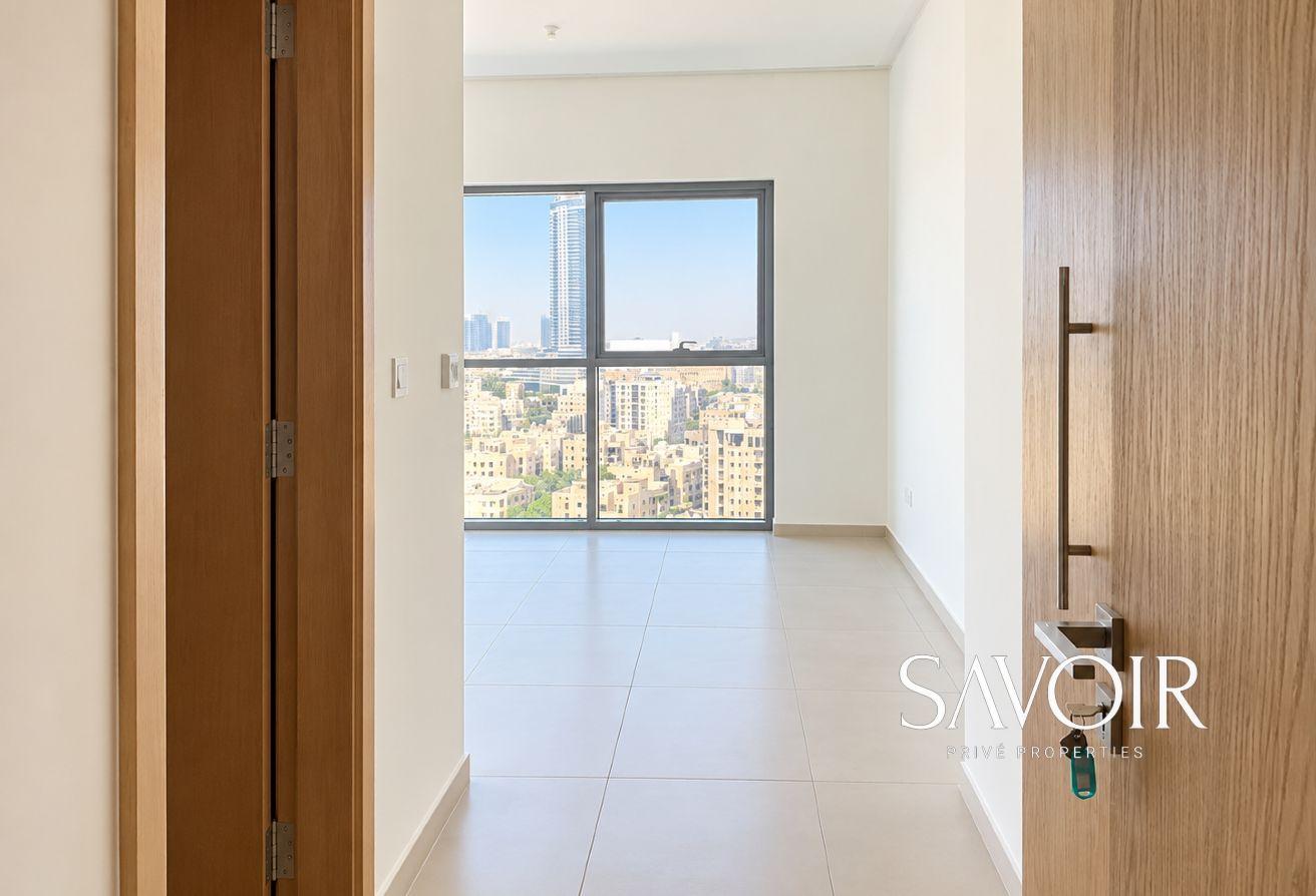 Bellevue Tower 1 | Burj Khalifa view | Unfurnished photo 11