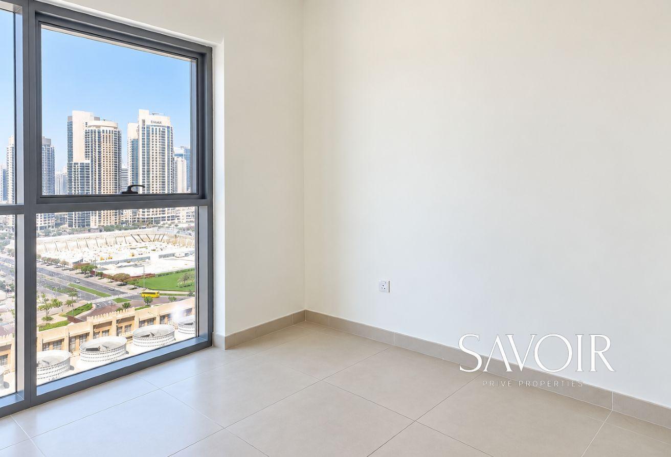 Bellevue Tower 1 | Burj Khalifa view | Unfurnished photo 7