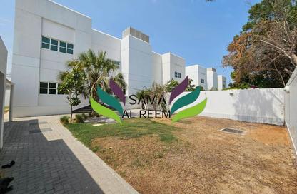 Villa - 4 - 4 for rent in Umm Suqeim 1 Villas - Umm Suqeim 1 - Umm Suqeim - Dubai