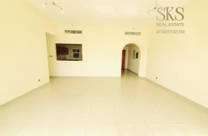 Apartment - 3 Bedrooms - 3 Bathrooms for rent in Lulu Building - Al Barsha 1 - Al Barsha - Dubai Apartment - 3 Bedrooms - 3 Bathrooms for rent in Lulu Building - Al Barsha 1 - Al Barsha - Dubai