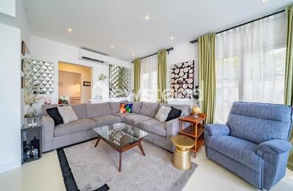 Villa - 2 Bedrooms - 3 Bathrooms for rent in Springs 7 - The Springs - Dubai
