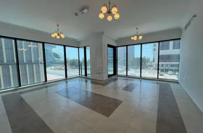 Apartment - 3 Bedrooms - 3 Bathrooms for rent in Corniche Road - Abu Dhabi Apartment - 3 Bedrooms - 3 Bathrooms for rent in Corniche Road - Abu Dhabi