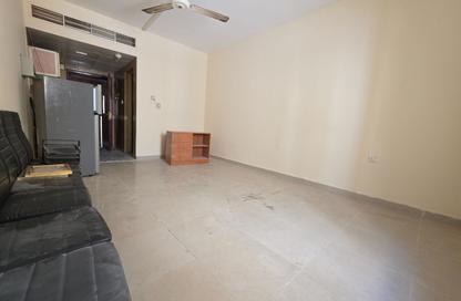 Apartment - Studio - 1 for rent in Fire Station Road - Muwaileh - Sharjah