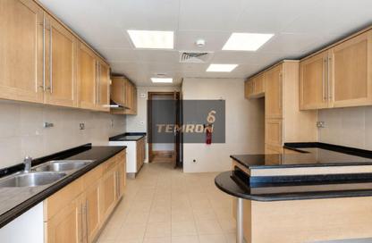 شقة - 5 غرف نوم - 6 حمامات للايجار في وايف تاور - شارع الكورنيش - أبوظبي