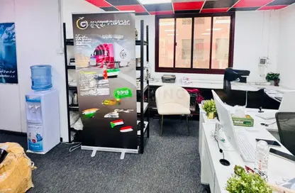 مركز أعمال - استوديو - 2 حمامات للايجار في الطابق الأول: مبنى الشيخ 05 - الخبيصي - ديرة - دبي