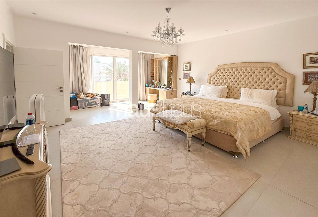 Upgraded | Private Pool | Corner Plot | Extended photo 8