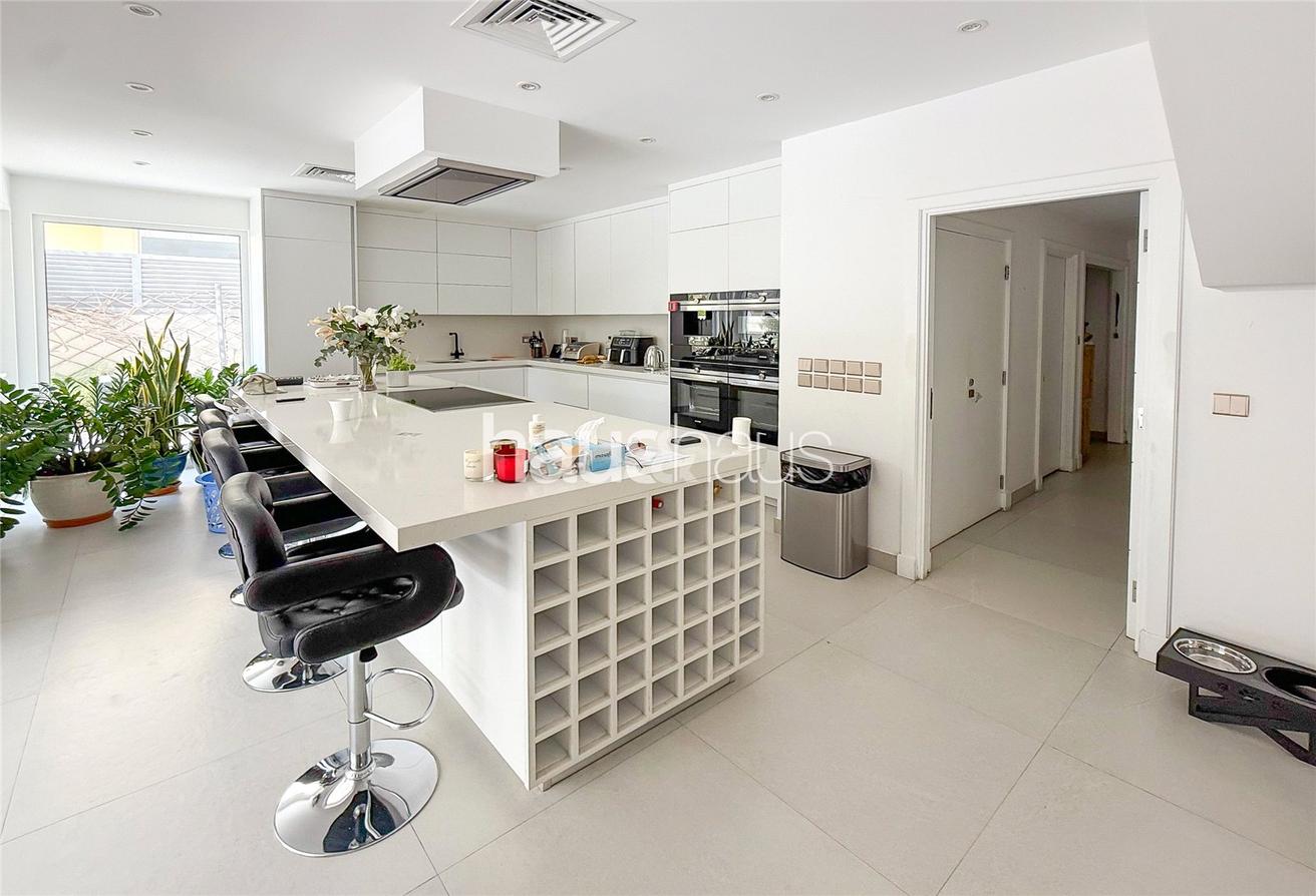 Upgraded | Private Pool | Corner Plot | Extended photo 4