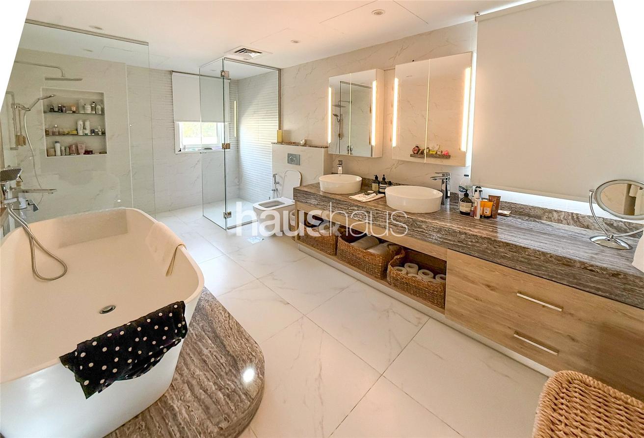 Upgraded | Private Pool | Corner Plot | Extended photo 6