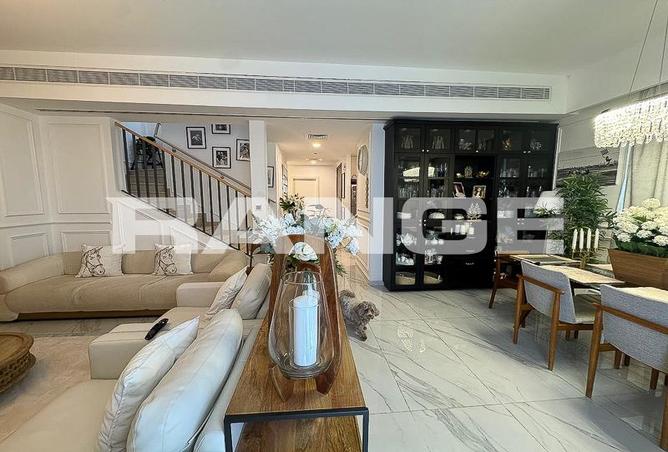 72305289 - Property Image 3