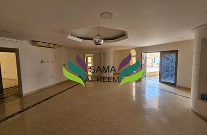 Villa - Studio - 5 for rent in Umm Suqeim 1 Villas - Umm Suqeim 1 - Umm Suqeim - Dubai