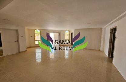 Villa - Studio - 5 for rent in Umm Suqeim 1 Villas - Umm Suqeim 1 - Umm Suqeim - Dubai