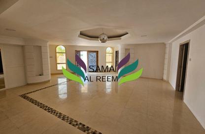 Villa - Studio - 5 for rent in Umm Suqeim 1 Villas - Umm Suqeim 1 - Umm Suqeim - Dubai