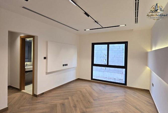102416446 - Property Image 3