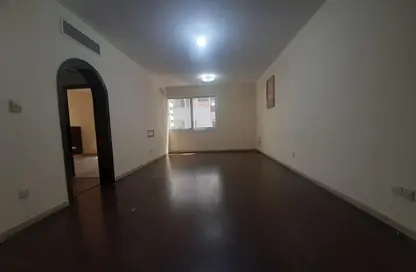 Apartment - 1 Bedroom - 1 Bathroom for rent in Tourist Club Area - Abu Dhabi