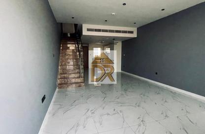 Townhouse - 2 - 3 for rent in Rukan 3 - Rukan - Dubai Townhouse - 2 - 3 for rent in Rukan 3 - Rukan - Dubai