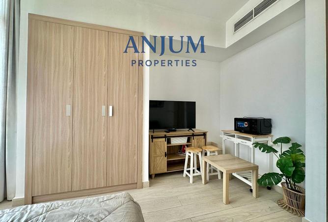 FULLY FURNISHED | LOWEST PRICE | POOL VIEW photo 2