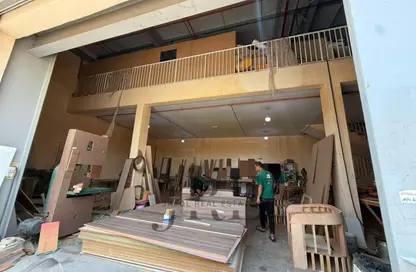 Warehouse - Studio - 1 Bathroom for rent in Al Sajaa Industrial - Al Sajaa - Sharjah