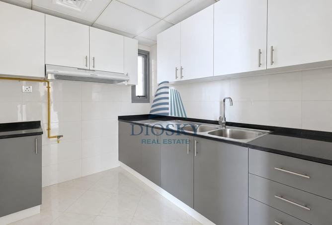 Well Maintained | Spacious | Good Location photo 3