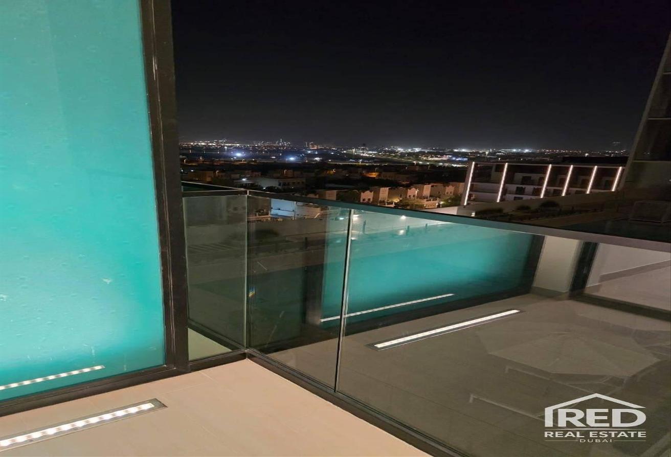 Modern | Vacant | Premium Amenities | Pool View photo 4