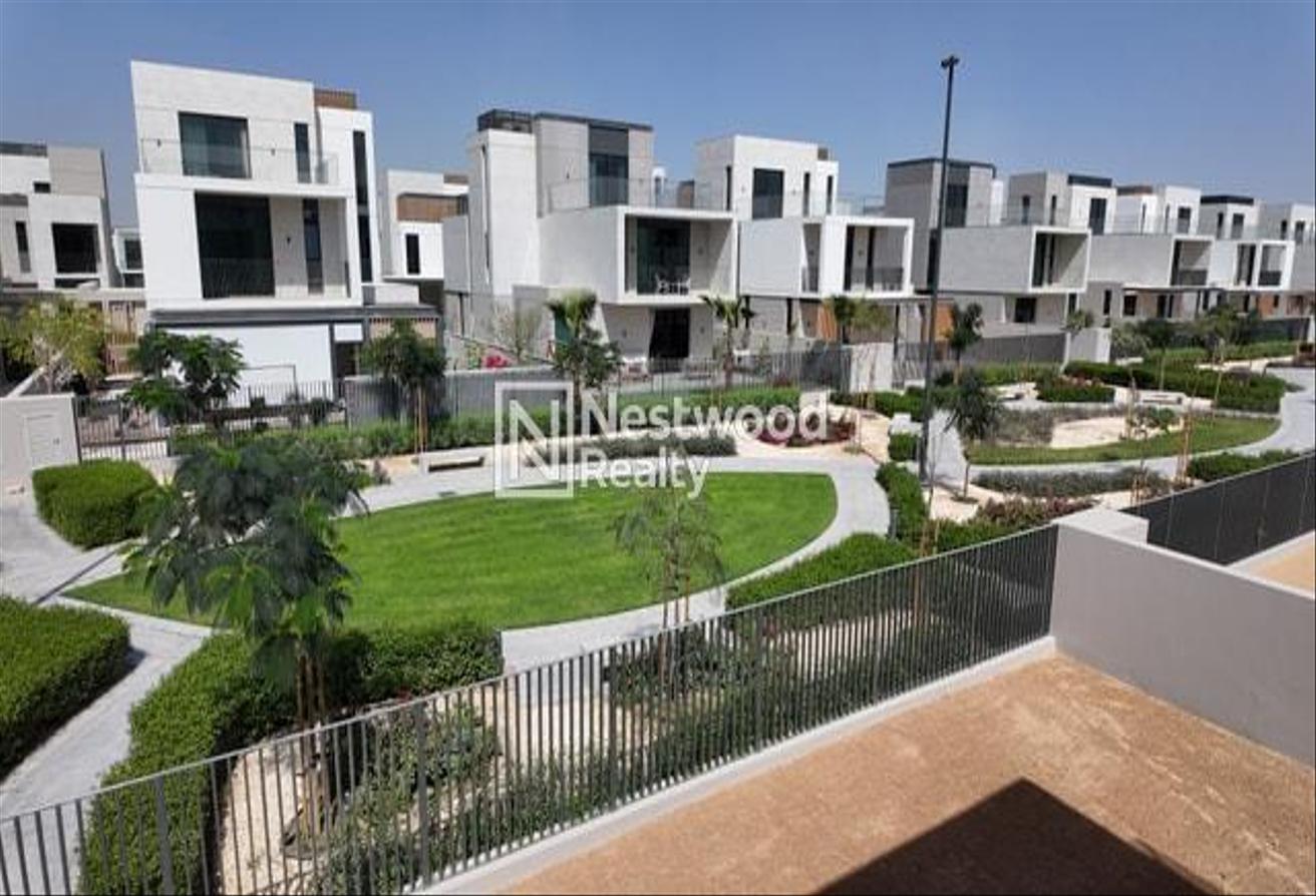 Single Row | Ready to Move in | Large Plot photo 15